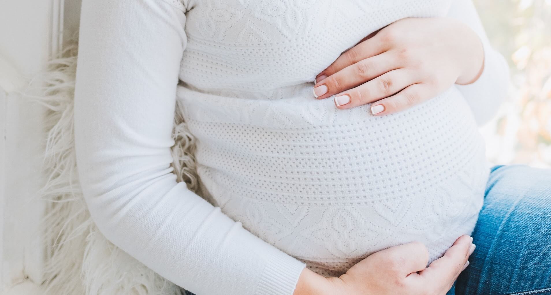 kobieta w ciąży u fizjoterapeuty uroginekologicznego